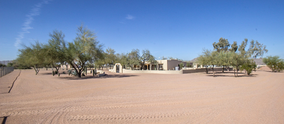 Homes for Sale on a Large Lot (12,000 Square Feet +) in Gilbert Arizona – Large Lot Real Estate in Gilbert Arizona